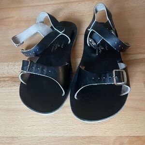 Salt Water Sandals by Hoy Black Sun-San Surfer Sandals, sz 1 youth